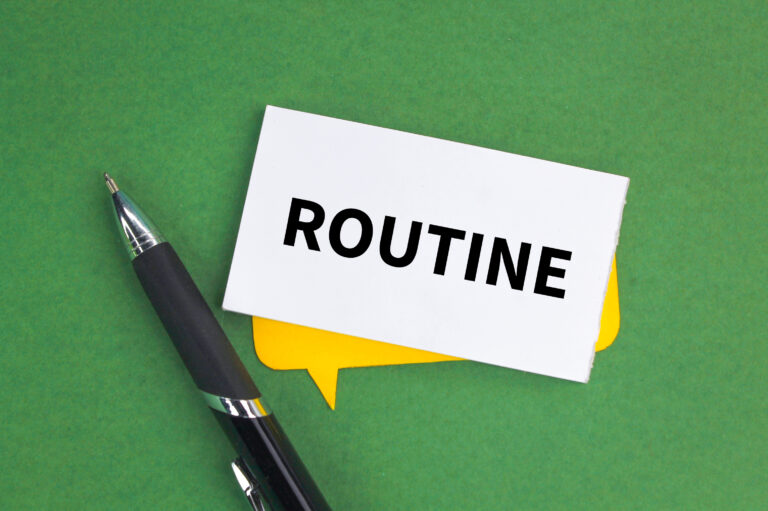 Common daily habits and home factors that can affect lung health and breathing