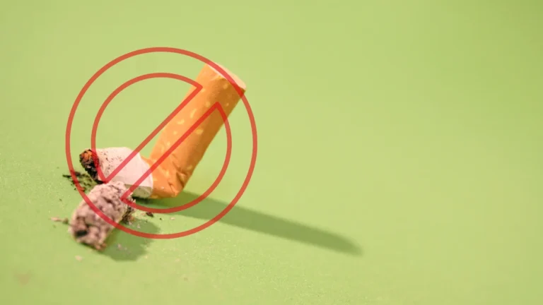 Muslim man breaking fast during Ramadan while choosing a smoke-free lifestyle